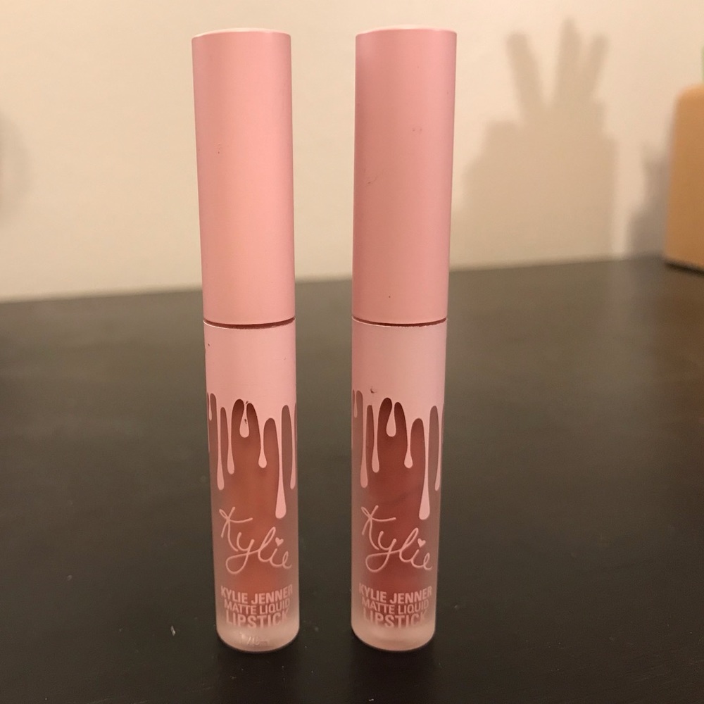 Two mini Kylie lipsticks!